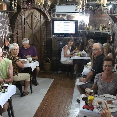 Nasho Vruho Hotel